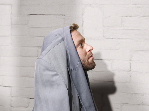 Tim Den Besten photographed by Jouk Oosterhof for de Volkskrant